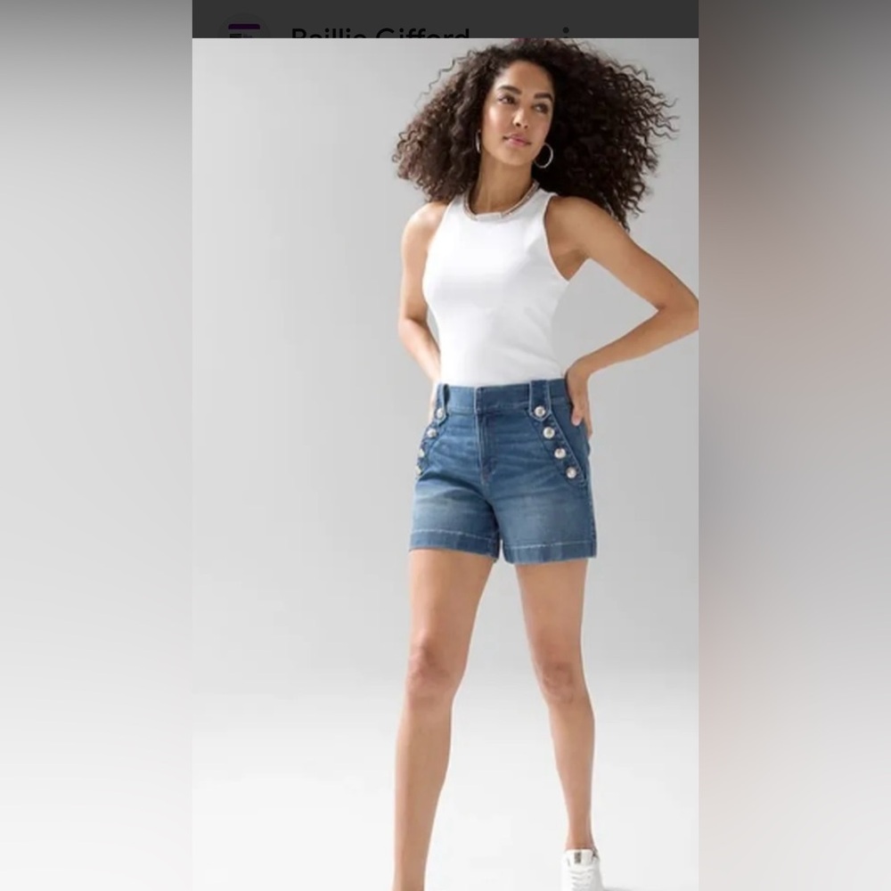 White House Black Market Stylish Blue Denim Women Shorts - Picture 2 of 14